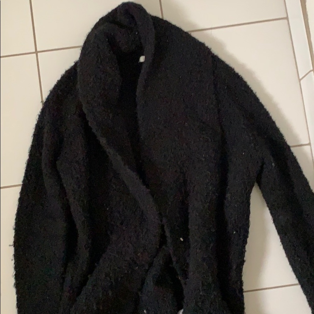 BRAND NEW JORE BLACK COZY SWEATER